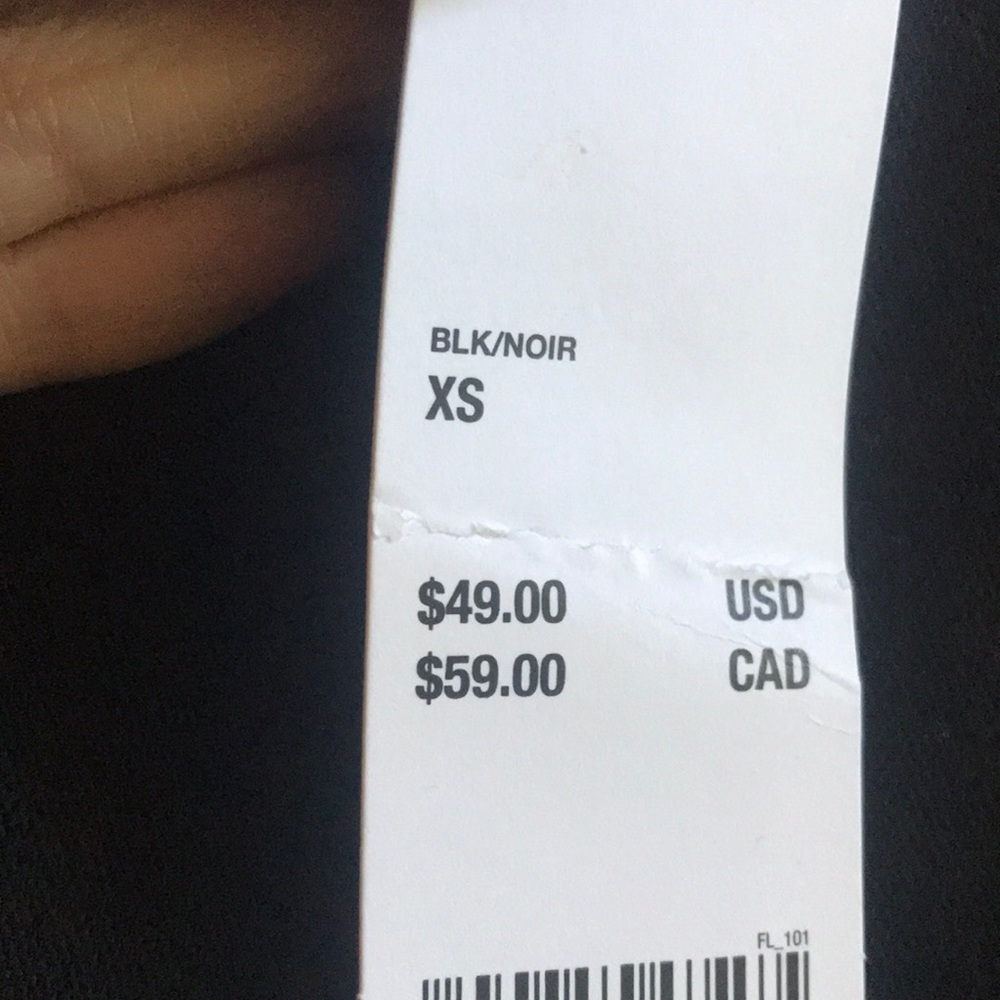NWT UO high rise black Capri pant - Picture 3 of 4